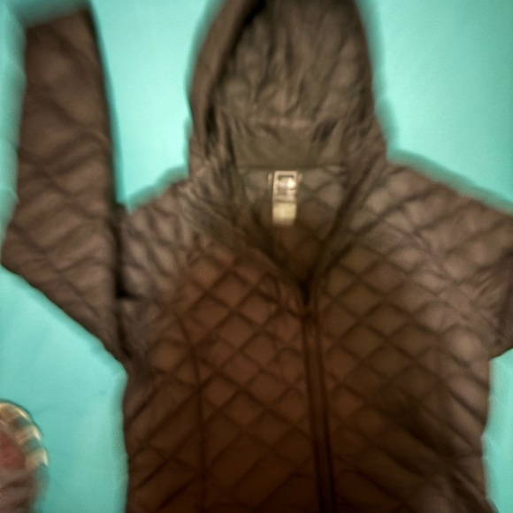 The north face women’s size medium long, puffer coat it’s black in color - Picture 6 of 8